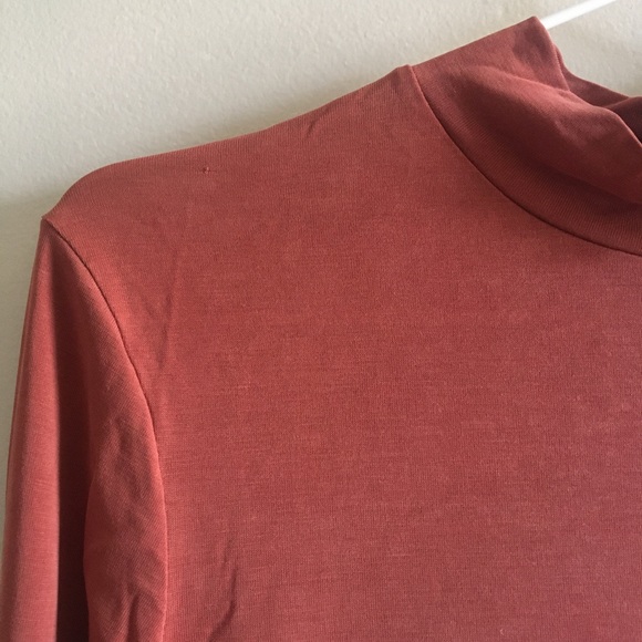 Rust mock neck long sleeve - Picture 5 of 5